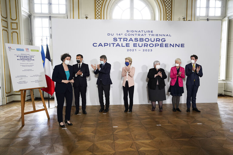 Foto 11: Signature ceremony of the triennial contract ' Strasbourg European Capital '