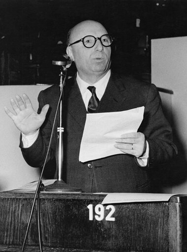 Suriet 1: Mario SCELBA during a European Parliamentary Assembly session in Strasbourg, France, January 15, 1960.