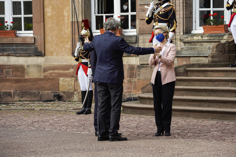 Foto 15: Signature ceremony of the triennial contract ' Strasbourg European Capital '