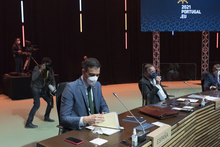 Informal meeting of Heads of State or Governments in Porto - Roundtable: Pedro SANCHEZ, Spain Prime Minister.