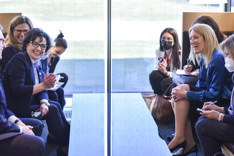 Fotografija 5: Official Visit of Roberta METSOLA, EP President to Slovenia - Meeting with Elzbieta WITEK, Marshal of the Sejm of the Republic of Poland