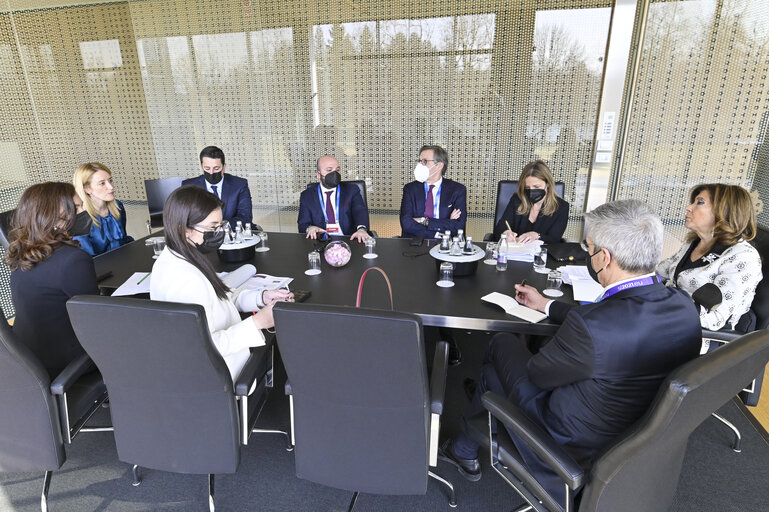 Fotografija 3: Official Visit of Roberta METSOLA, EP President to Slovenia - Meeting with Elisabetta ALBERTI CASELLATI, President of the Italian Senate