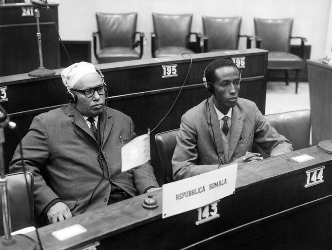 Valokuva 6: Ahmed ADDE MUGNE and Osman AHMED ALI during a meeting of the permanent joint committee of the parliamentary conference of the Association between the European Economic Community and the African and Malagasy States associated (EEC-AASM, Association entre la Communauté Economique Européenne et les États Africains et Malgache associés, CEE-EAMA in French) in Strasbourg, France, May 14-16, 1962.