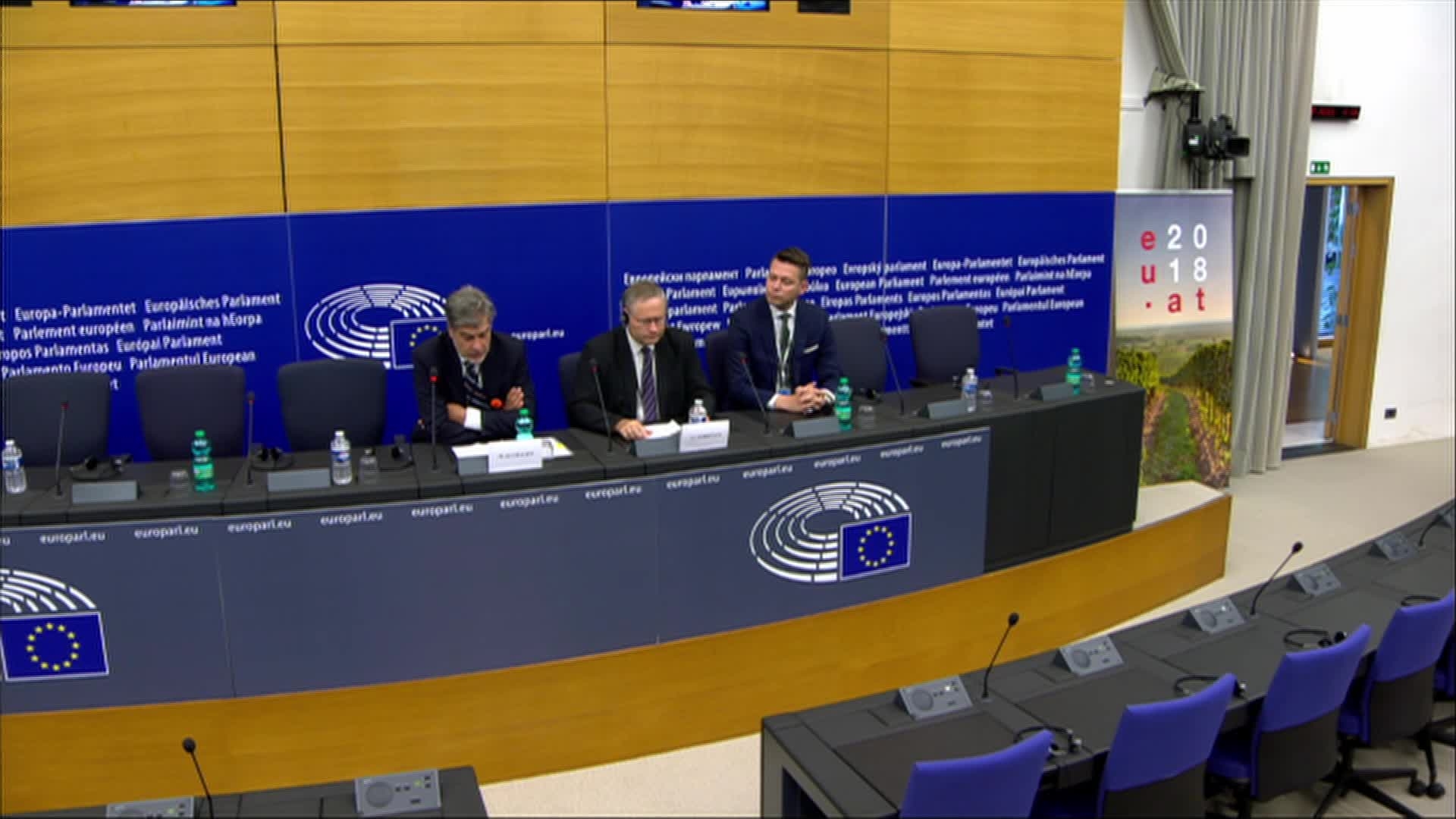Press conference by Gilles LEBRETON (ENF, FR) and Marcel de GRAAFF (ENF, NL), ENF Group Leaders: ENF press briefing (9:54 - 10:11) - Multimedia Centre