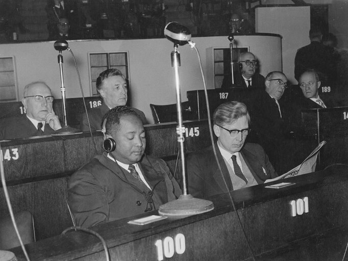 Billede 5: Ferdinand FRIEDENSBURG and Hugo GEIGER during a session in Strasbourg, France, January 14, 1960.