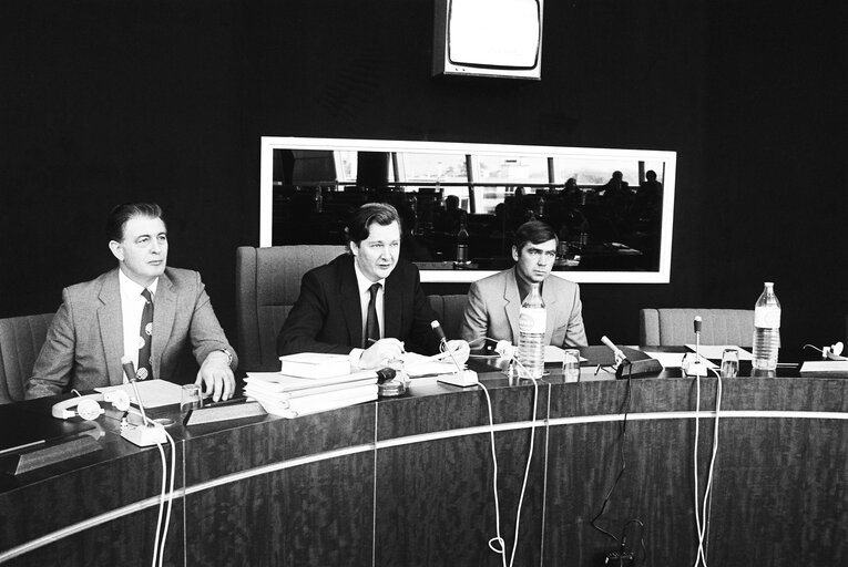 EPP group's British Conservative Party members with Lord Nicholas BETHELL (C) meet in Strasbourg, France, April 1982.