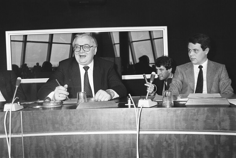 Egon Alfed KLEPSCH chairs a EPP group meeting in Strasbourg, France, April 21, 1982.