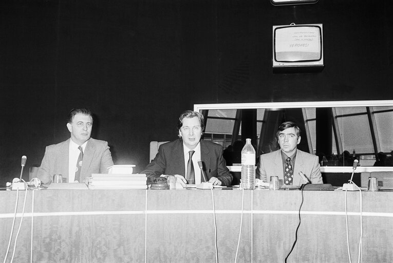 EPP group's British Conservative Party members with Lord Nicholas BETHELL (C) meet in Strasbourg, France, April 1982.