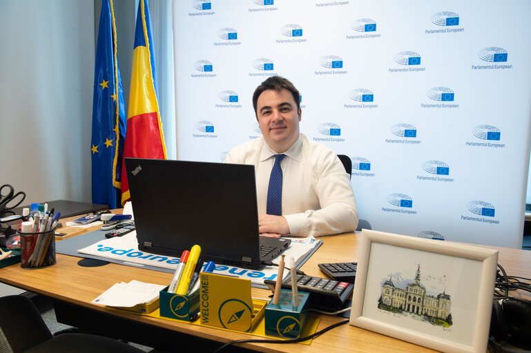 Valokuva 1: Vlad-Marius BOTOS in the EP in Brussels