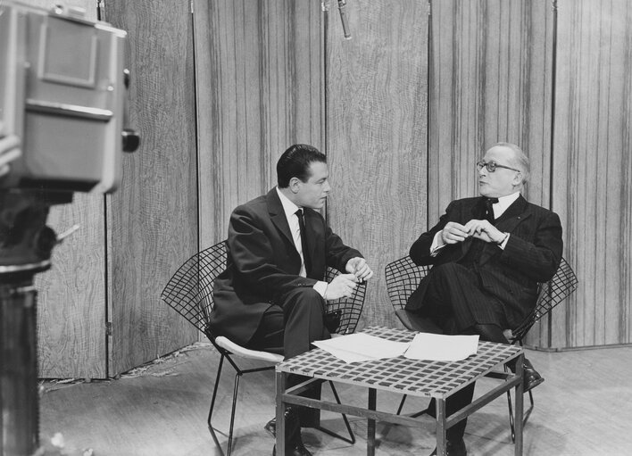 Fotagrafa 4: Pierre-Olivier LAPIE during an interview at Tele-Lux in Luxembourg, in December 07, 1959.  ..