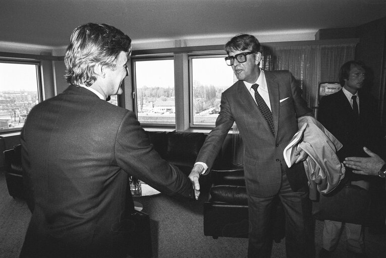 EP President Pieter DANKERT meets with Deputy Permanent Representative of Denmark to the EU Jakob RYTTER (not in the picture) and a delegation in Strasbourg, France, April 1982.