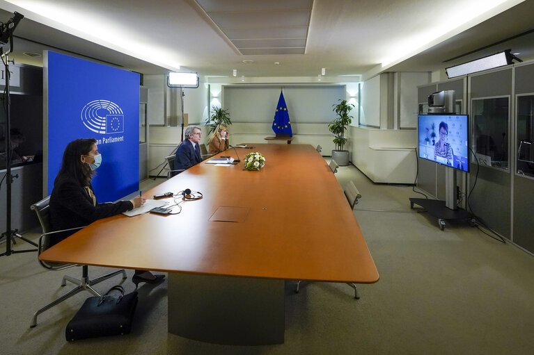 Снимка 2: David SASSOLI, EP President in video meeting with Odile RENAUD-BASSOT, President of the European Bank for Reconstruction and Development (EBRD)