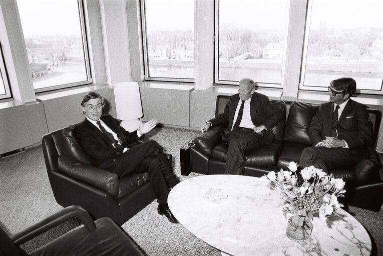 EP President Pieter DANKERT (L) meets with Deputy Permanent Representative of Denmark to the EU Jakob RYTTER (C) in Strasbourg, France, April 1982.