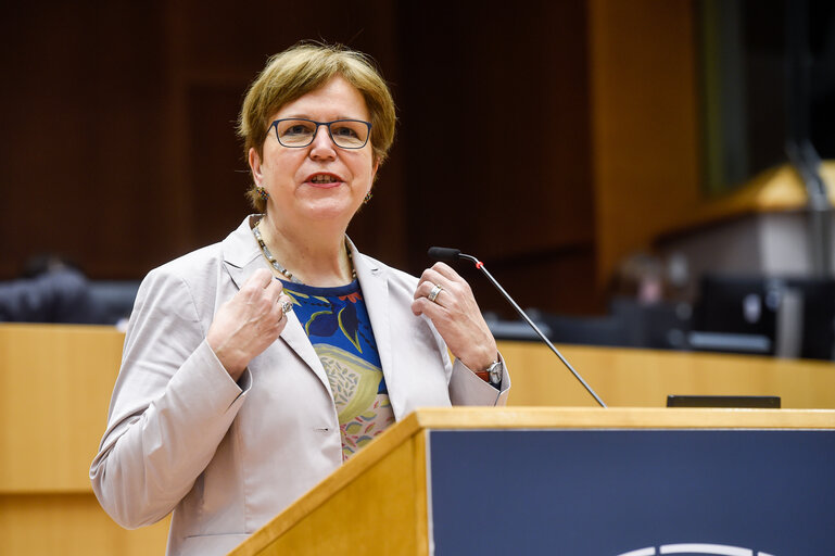 Photo 9: EP Plenary session - Statements - European Pillar of Social Rights (Porto summit)