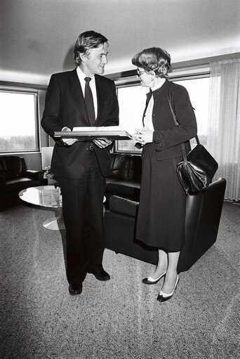 EP President Pieter DANKERT meets with Marlene LENZ in Strasbourg, France, April 1982.