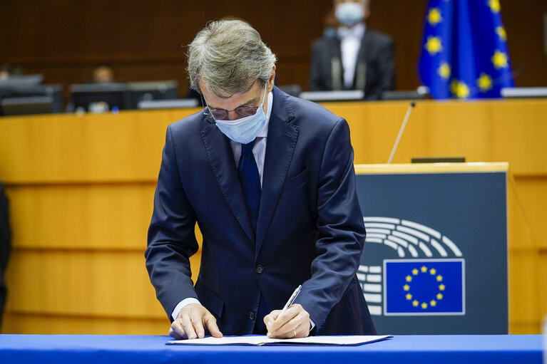 Fotografija 13: EP Plenary session - Ceremonie of the signature of the Joint declaration for the Conference of the Future of Europe