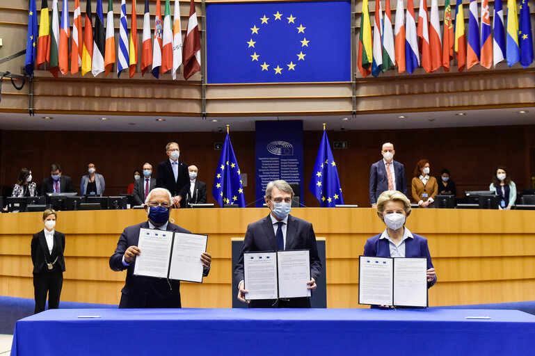 Foto 3: EP Plenary session - Ceremony of the signature of the Joint declaration for the Conference of the Future of Europe