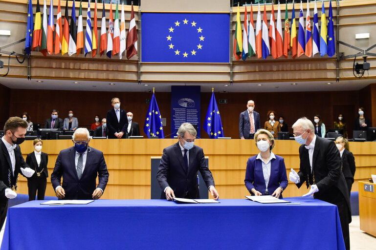 Foto 4: EP Plenary session - Ceremony of the signature of the Joint declaration for the Conference of the Future of Europe