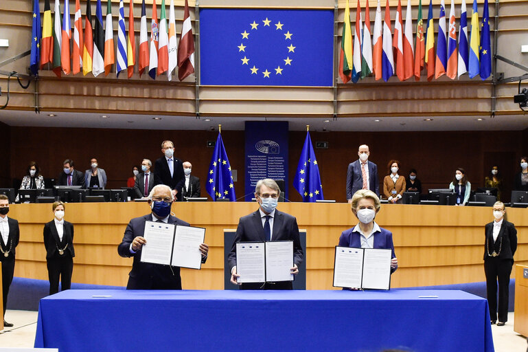 Foto 9: EP Plenary session - Ceremony of the signature of the Joint declaration for the Conference of the Future of Europe