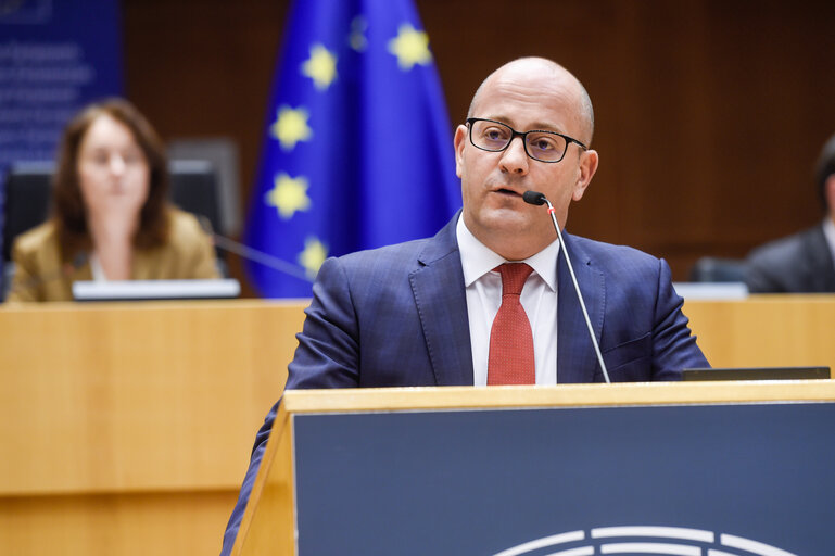 Photo 23: EP Plenary session - Statements - European Pillar of Social Rights (Porto summit)