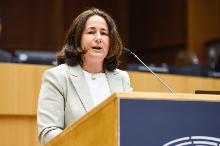 Photo 36: EP Plenary session - Statements - European Pillar of Social Rights (Porto summit)