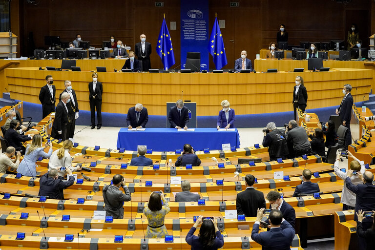 Foto 26: EP Plenary session - Ceremony of the signature of the Joint declaration for the Conference of the Future of Europe