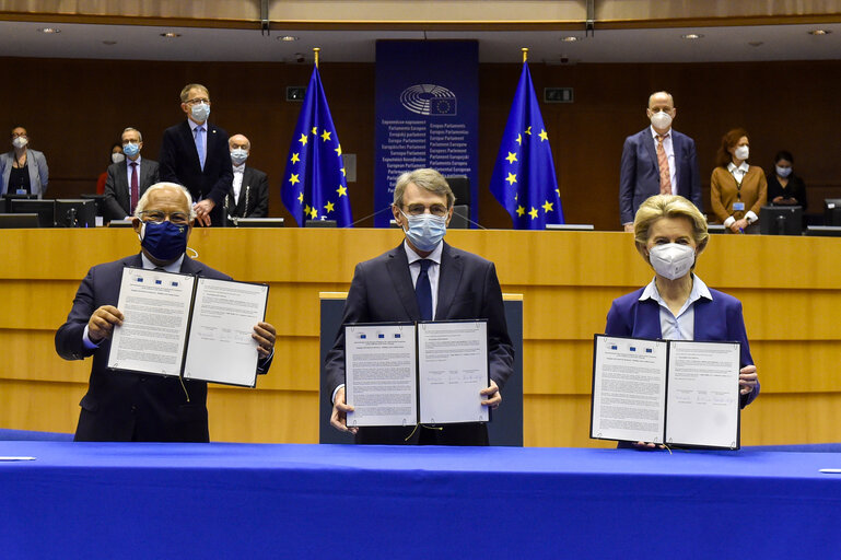 Foto 2: EP Plenary session - Ceremony of the signature of the Joint declaration for the Conference of the Future of Europe