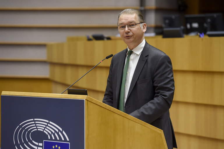 Photo 43: EP Plenary session - Statements - European Pillar of Social Rights (Porto summit)