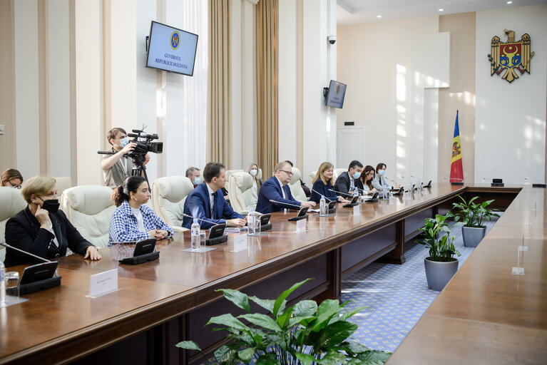 Fotogrāfija 7: AFET/SEDE Delegation to Moldova - Meeting with Natalia GRAVRILITA, Prime Minister of the Republic of Moldova.