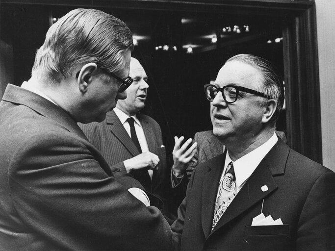 Foto 4: EP President Walter BEHRENDT in Berlin, West Germany, 1973.