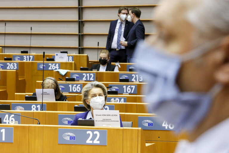 Снимка 15: EP plenary session - The state of play of the EU's COVID-19 Vaccination Strategy