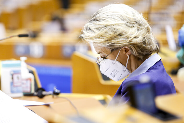 Снимка 41: EP plenary session - The state of play of the EU's COVID-19 Vaccination Strategy