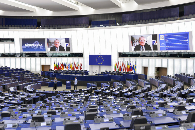 Foto 18: Euroscola Online "A Young European Green Deal"