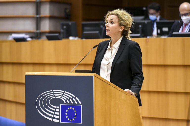 Φωτογραφία 6: EP plenary session.- Mitigating the consequences of earthquakes in Croatia