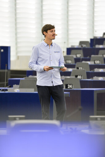 Euroscola Online "A Young European Green Deal"