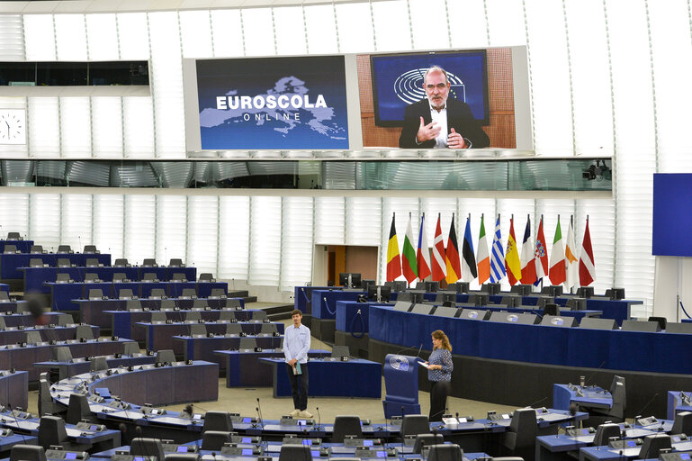 Foto 3: Euroscola Online "A Young European Green Deal"