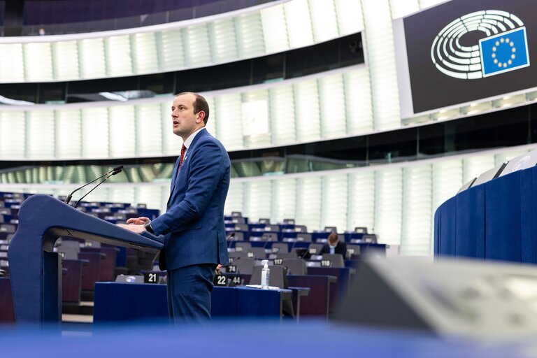 Fotografie 14: EP Plenary session - Use of vehicles hired without drivers for the carriage of goods by road