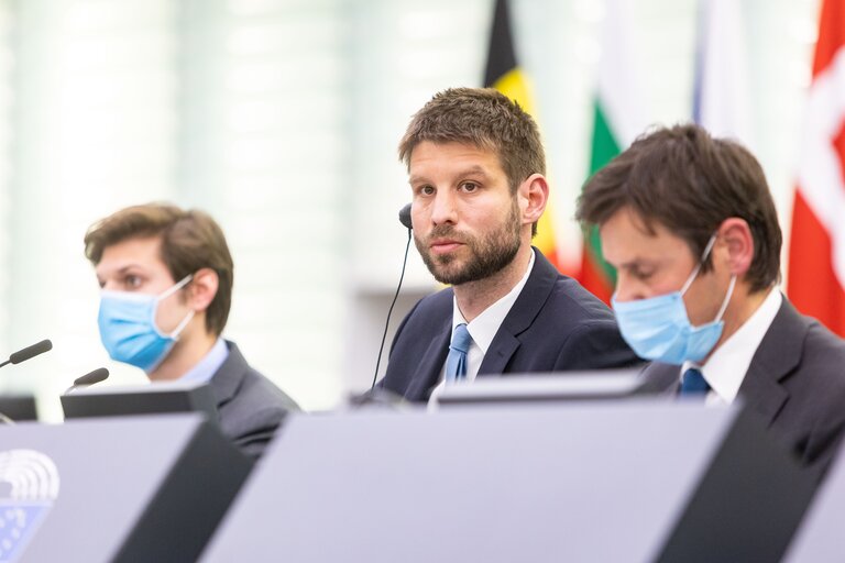 Photo 12 : EP Plenary session - One-minute speeches