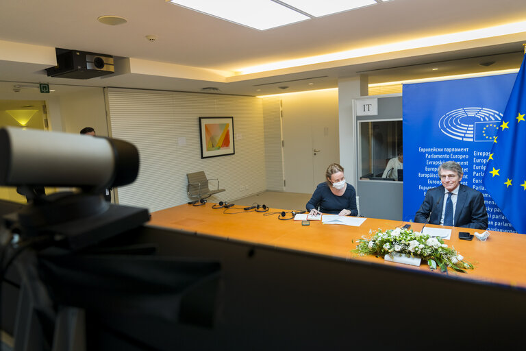 David SASSOLI, EP President in video meeting with representatives of the Convention citoyenne pour le climat - Laurence TUBANIA, Mélanie COSNIER, Amandine ROGGEMAN and Jean-Pierre CABROL.