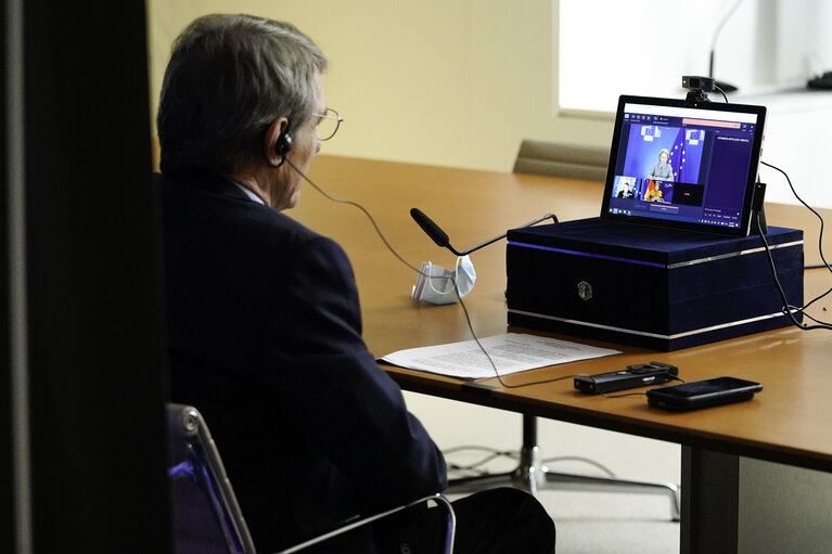 Photo 6 : David SASSOLI, EP President in video meeting with Angela MERKEL, German Chancellor and Ursula von der LEYEN, EC President