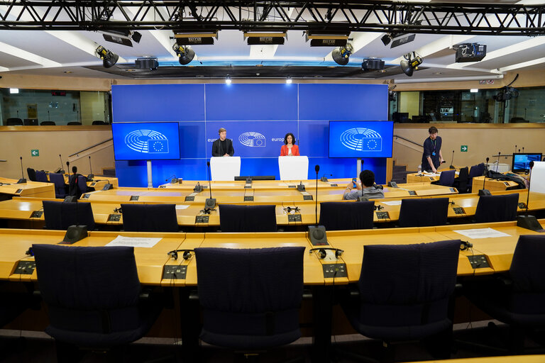 Fotó 7: Press conference Martin SCHIRDEWAN (DE), and Manon AUBRY (FR), GUE/NGL Co-Presidents