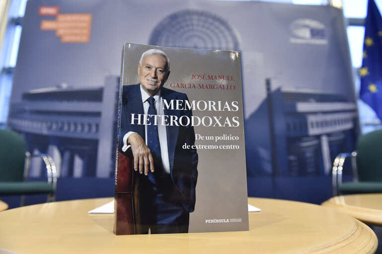 Fotagrafa 26: Book presentation by Jose Manuel GARCIA-MARGALLO Y MARFIL