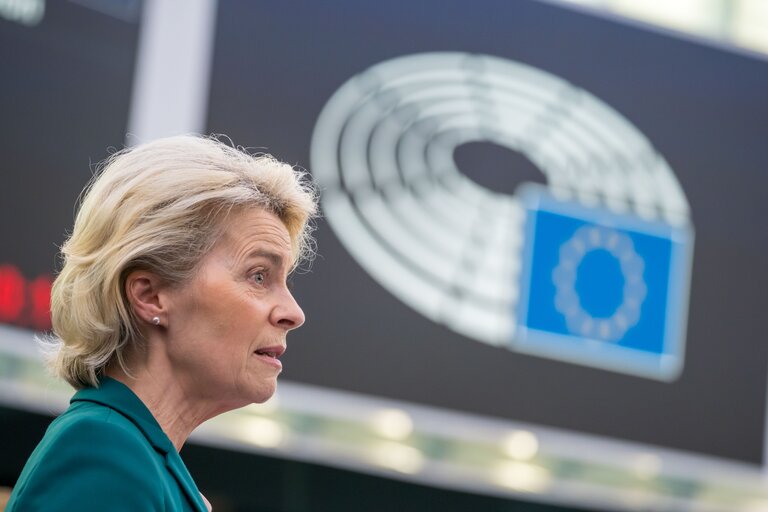 Fotografie 6: EP Plenary session - Question Time to Ursula von der LEYEN, President of the European Commission - Two years on, implementation of the political priorities