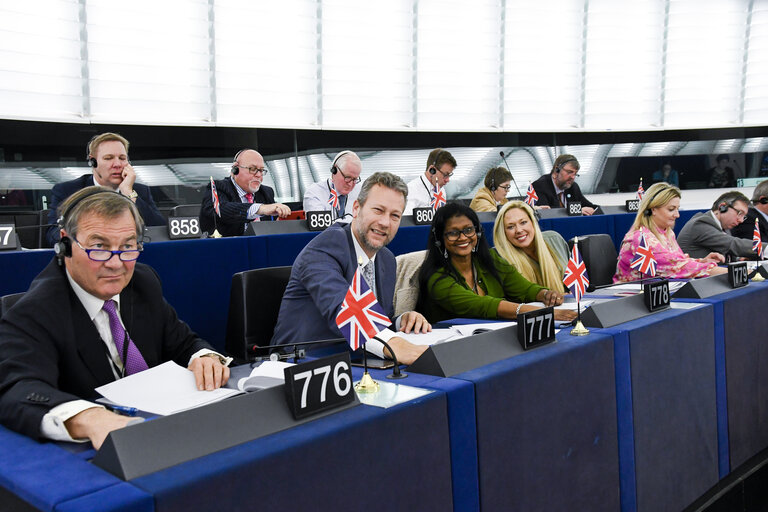 Снимка 3: Nathan GILL and his colleagues in the EP in Strasbourg