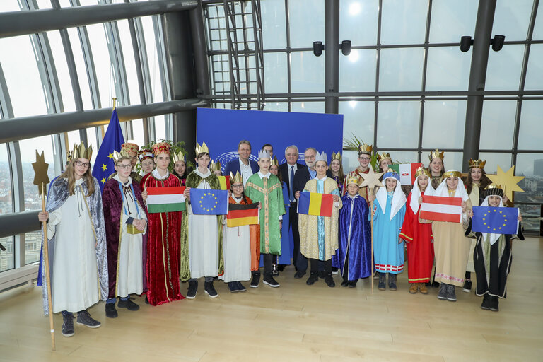 Снимка 13: Carol singers from different European countries invited at the EP in Brussels