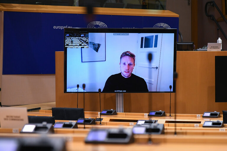 Fotografia 17: ENVI -  Committee on the Environment, Public Health and Food Safety - State of play with the assessment and authorization of vaccines against COVID-19 - Exchange of views with Emer COOKE, Executive Director of the European Medicines Agency (EMA)