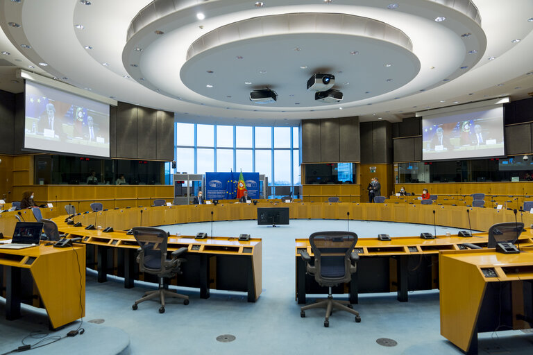 Fotografie 1: Conference of President with the Portuguese Presidency.