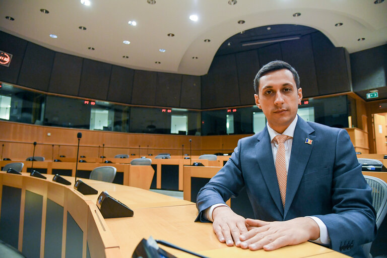 Fotogrāfija 4: Vlad GHEORGHE in the EP