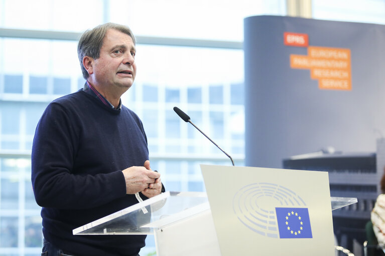 The European Parliament Administration: Strategy and working methods