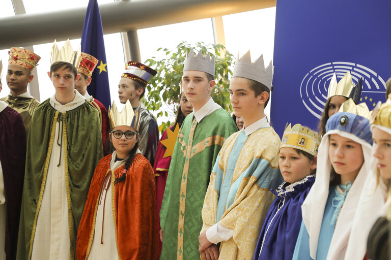 Снимка 3: Carol singers from different European countries invited at the EP in Brussels